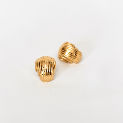 Signature Stud Gold